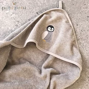 Petú Petú - ręczniczek z chłonnej frotty bawełnianej 70 x 70 cm Penguin - Okrycia kąpielowe dla dzieci Petú Petú - ręczniczek z chłonnej frotty bawełnianej 70 x 70 cm Penguin - Okrycia kąpielowe dla dzieci - miniaturka - grafika 1