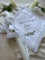 Pamiątka Chrztu Świętego - Haftowana szatka z okazji Chrztu świętego - miniaturka - grafika 1