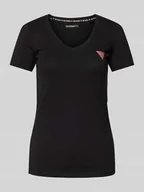 Koszulki i topy damskie - T-shirt z dekoltem w serek - miniaturka - grafika 1