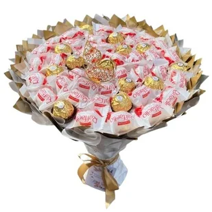 Bukiet ze slodyczy Raffaello i Ferrero. Prezent na 50 Urodziny. Komunia - Zestawy upominkowe - miniaturka - grafika 1