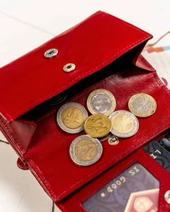 Zestaw prezentowy: pojemny portfel damski i brelok ze skóry naturalnej — Peterson - Breloki - miniaturka - grafika 8