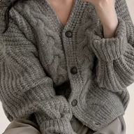 Swetry damskie - TEMU Kardigan Damski w Kolorze Szarym z Dekoltem V – Elegancki, Luźny Sweter na Zimę i Jesień z Guzikami, Pranie Maszynowe, Wygodna Warstwa dla - miniaturka - grafika 1