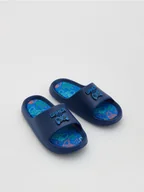 Buty dla chłopców - Reserved - Klapki z aplikacją - granatowy - miniaturka - grafika 1