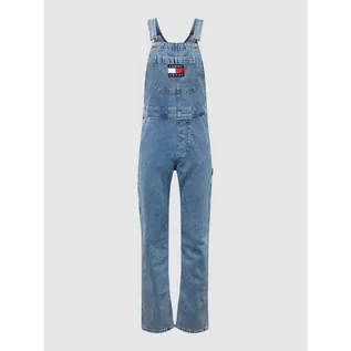Spodnie męskie - Ogrodniczki z naszywką z logo model DUNGAREE - Tommy Jeans - grafika 1