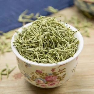 Herbata z kwiatów kwitnącego wiciokrzewu, herbata ziołowa z suszonych kwiatów wiciokrzewu japońskiego 500 g - Herbata - miniaturka - grafika 1