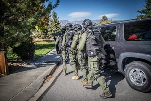 Helikon - Spodnie MBDU (Modern Battle Dress Uniform) - NyCo Ripstop - Shadow Grey - SP-MBD-NR-35 - Odzież taktyczna i umundurowanie - miniaturka - grafika 11