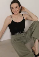 Koszulki i topy damskie - Czarny Bieliźniany Top z Bawełny Ozdobiony Koronkową Lamówką Bervina - miniaturka - grafika 1