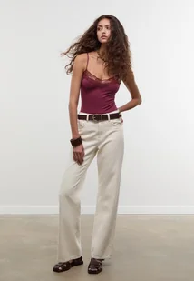 Stradivarius Body bawełniane z koronkowym detalem Fioletowy XS - Koszulki i topy damskie Stradivarius Body bawełniane z koronkowym detalem Fioletowy XS - Koszulki i topy damskie - miniaturka - grafika 1