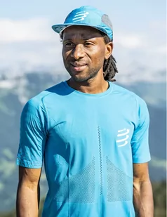 COMPRESSPORT Czapka biegowa 5 PANEL LIGHT CAP mosaic blue/magent - Czapki i chusty sportowe męskie - miniaturka - grafika 4