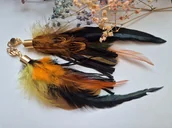 Kolczyki - Klipsy brązowe długie lekkie pióra rękodzieło - miniaturka - grafika 1