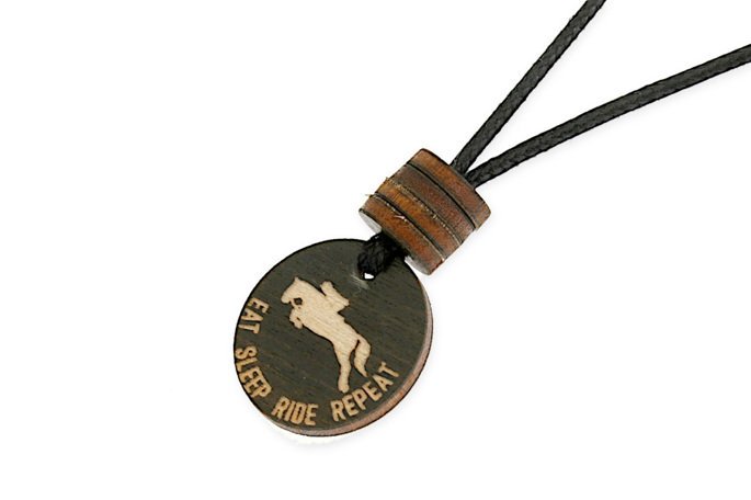 Wisior Czarny Jeżdziecki Z Drewnem