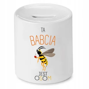 SKARBONKA DLA BABCI TA BABCIA JEST OSOM PREZENT z Nadrukiem ze Zdjęciem + Opakowanie na prezent (wzór 03) - Skarbonki SKARBONKA DLA BABCI TA BABCIA JEST OSOM PREZENT z Nadrukiem ze Zdjęciem + Opakowanie na prezent (wzór 03) - Skarbonki - miniaturka - grafika 1