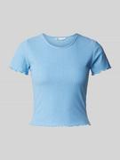 Koszulki i topy damskie - T-shirt z falistym wykończeniem model ‘EMMA’ - miniaturka - grafika 1