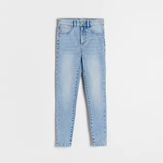 Spodnie i spodenki dla dziewczynek - Reserved Jeansy skinny z wysokim stanem - Niebieski - grafika 1