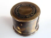 Kompasy - DROBINY CZASU Kompas, Blaszany bębenek, brązowy - miniaturka - grafika 1