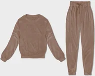 Dresy damskie - Welurowy dres damski ciemny beżowy (8C1173-91) - J STYLE - miniaturka - grafika 1