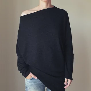 Swetry damskie - Asymetryczny Sweterek trapez czarny - grafika 1