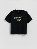 Koszulki dla chłopców - Reserved - Bawełniany t-shirt z napisem - czarny - miniaturka - grafika 1