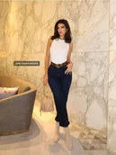 Spodnie damskie - Mohito - Jeansy straight - granatowy - miniaturka - grafika 1