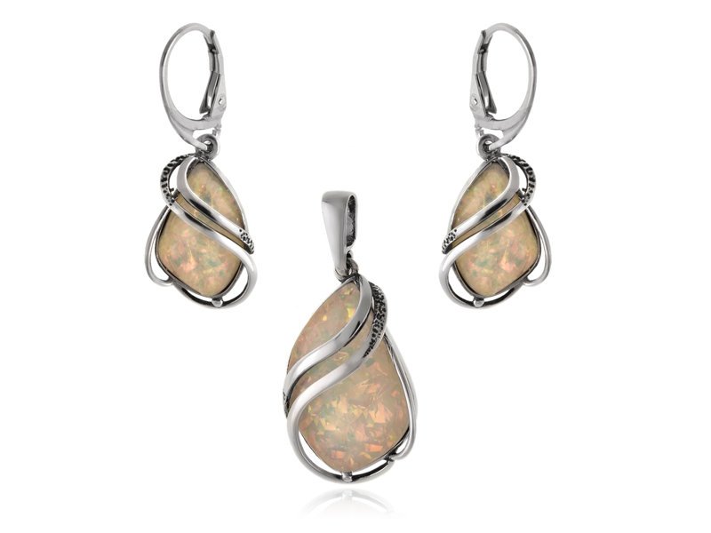 Komplet srebrny kolczyki i wisiorek z Opalem z0728