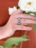 Pierścionki - Pierścionek srebrny - Niezapominajki trzy regulowany - miniaturka - grafika 1