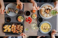 Czasopisma - Sushi dla dwojga w restauracji Koku Sushi w Warszawie i w Łodzi - miniaturka - grafika 1