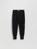 Spodnie i spodenki dla chłopców - Reserved - Joggery cargo z kieszeniami - czarny - miniaturka - grafika 1