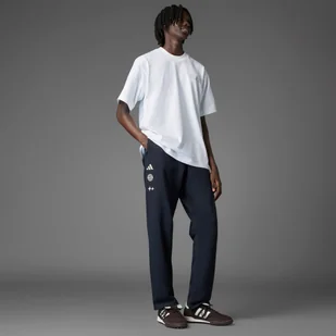 Spodnie dresowe FC Bayern BSTN - Adidas - Spodnie męskie - miniaturka - grafika 1