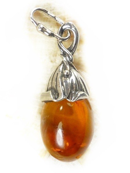 Wisiorek srebrny z bursztynem 621-48