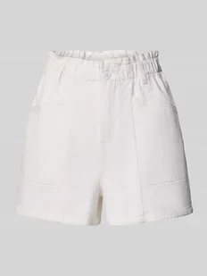Szorty jeansowe o kroju relaxed fit z czystej bawełny - Spodenki damskie - miniaturka - grafika 1