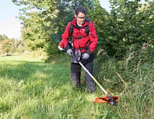 Wielofunkcyjne urządzenie spalinowe Solo by AL-KO 130 MT: kosa spalinowa + nożyce do żywopłotu + okrzesywarka do gałęzi + przedłużka + tarcza 3T + nóż mulczujący + szelki - Podkaszarki - miniaturka - grafika 2