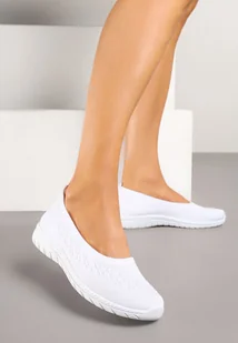 Białe Wsuwane Tenisówki z Delikatną Perforacją Firsedi - Trampki damskie - miniaturka - grafika 1