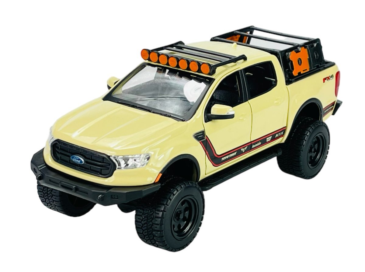 MAISTO DESIGN 2013 FORD RANGER BEŻOWY 1:27 32540