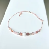 Bransoletki - Różowa bransoletka Lisa z opalami i kamieniem księżycowym - miniaturka - grafika 1