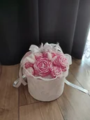 Świece - Box średni biało różowe piwonie jasny róż flower box świec sojowych - miniaturka - grafika 1