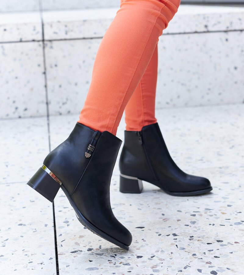 Czarne eleganckie botki z cyrkoniami Bocconi zamszowe-40