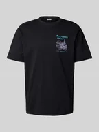 Koszulki męskie - T-shirt o kroju oversized z nadrukiem z logo - miniaturka - grafika 1