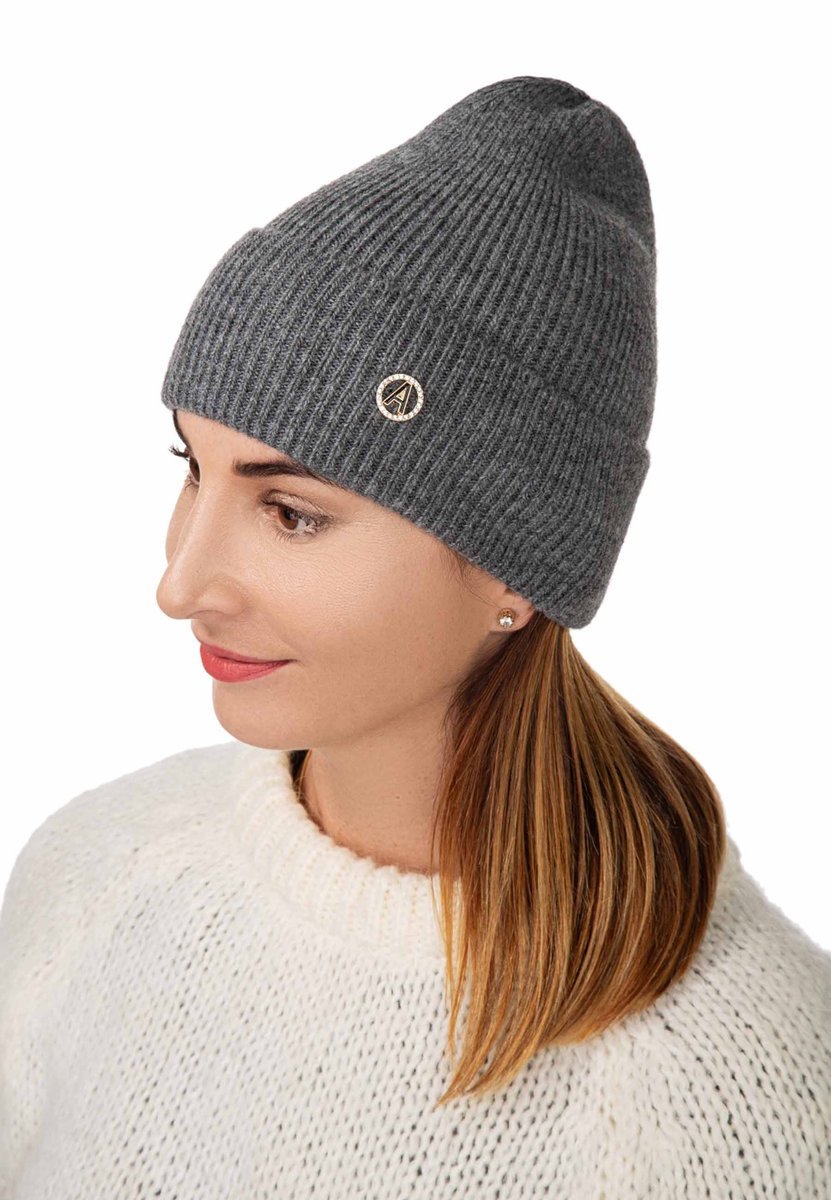 Czapka zimowa damska ciemnoszara