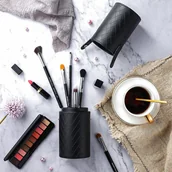 Pędzle do makijażu - Eigshow Cylindyczne etui do przechowywania pędzli Czarny - miniaturka - grafika 1