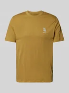 Koszulki męskie - T-shirt z wyhaftowanym detalem model ‘JEPPE’ - miniaturka - grafika 1