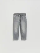 Spodenki dla niemowląt - Reserved - Elastyczne jeansy carrot - jasnoszary - miniaturka - grafika 1