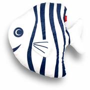 Poduszki dekoracyjne - Dekoracyjna poduszka biała rybka marki Captain Mike® - miniaturka - grafika 1