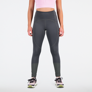 Spodnie sportowe damskie - Legginsy damskie New Balance WP31275ACK  czarne - miniaturka - grafika 1