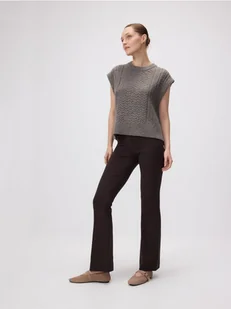 Reserved - Spodnie flare z wiskozą - ciemnobrązowy - Spodnie damskie - miniaturka - grafika 1