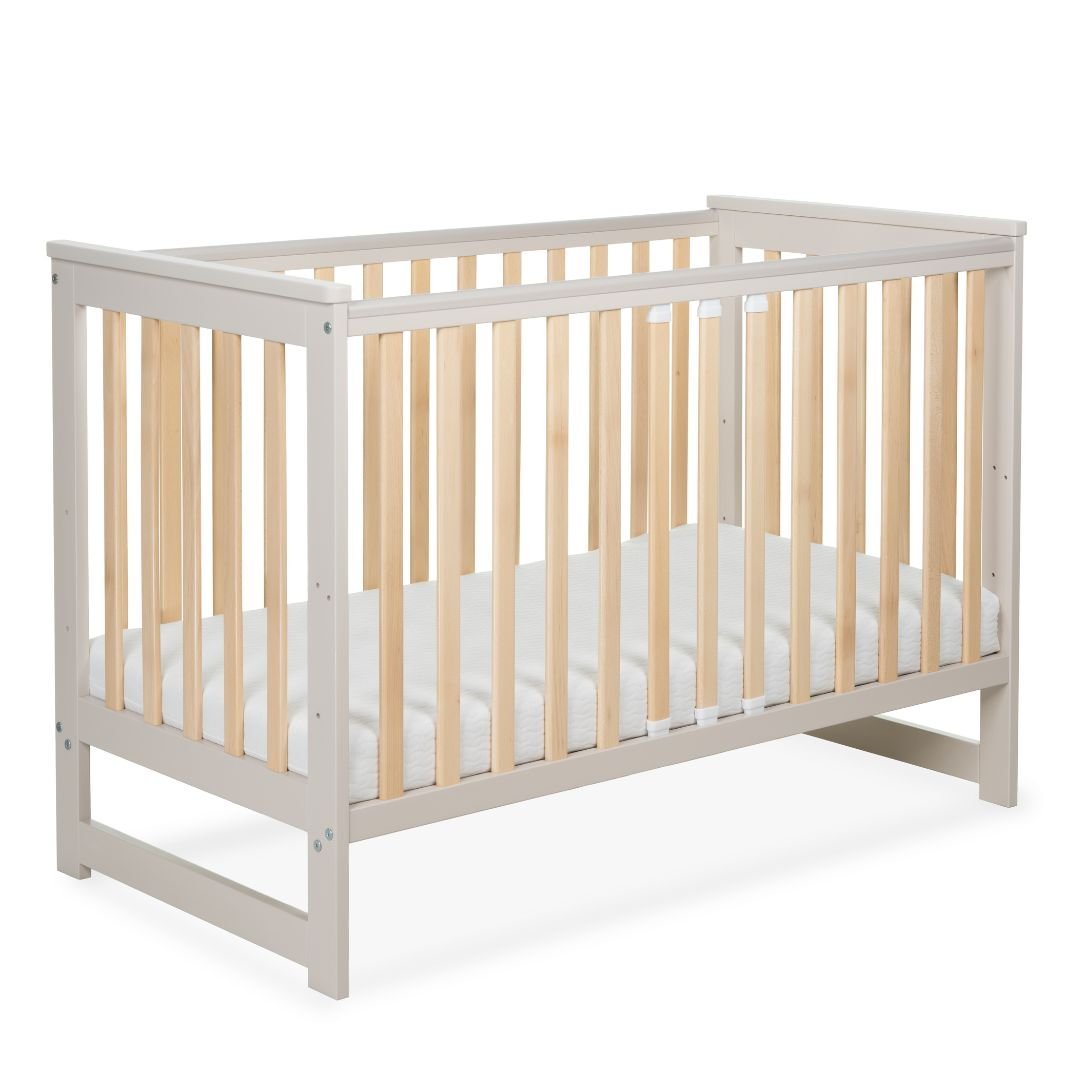 Łóżeczko drewniane z barierką IWI beż/buk