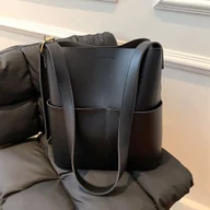 Torebki damskie - TEMU Torba damska czarna, designerska, z podszewką z poliuretanu - Duża pojemność, torba listonoszka - Czasami stylowa torba na ramię - Nie wymaga - miniaturka - grafika 1