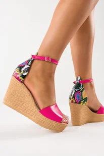 Fuksjowe sandały skórzane damskie espadryle na koturnie z zakrytą piętą pasek wokół kostki wzór wężowy PRODUKT POLSKI Casu 2556-204-922 - Sandały damskie - miniaturka - grafika 1