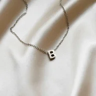 Łańcuszki - Naszyjnik męski łańcuszek srebrny z literą B ze stali jubilerskiej - miniaturka - grafika 1