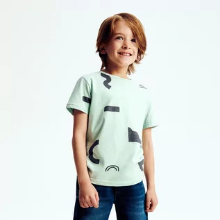 Koszulki dla chłopców - Reserved Reserved - T-shirt z nadrukiem all over - Zielony - grafika 1