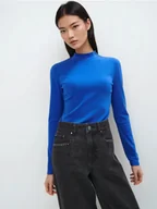 Bluzki damskie - Mohito - Kobaltowa bluzka ze stójką - niebieski - miniaturka - grafika 1